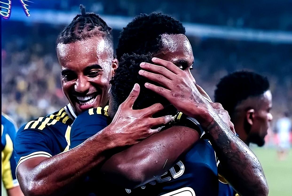 PANDA-包含穆古鲁扎回归赛场，连败首场状态亮眼，快船观众沸腾！的词条